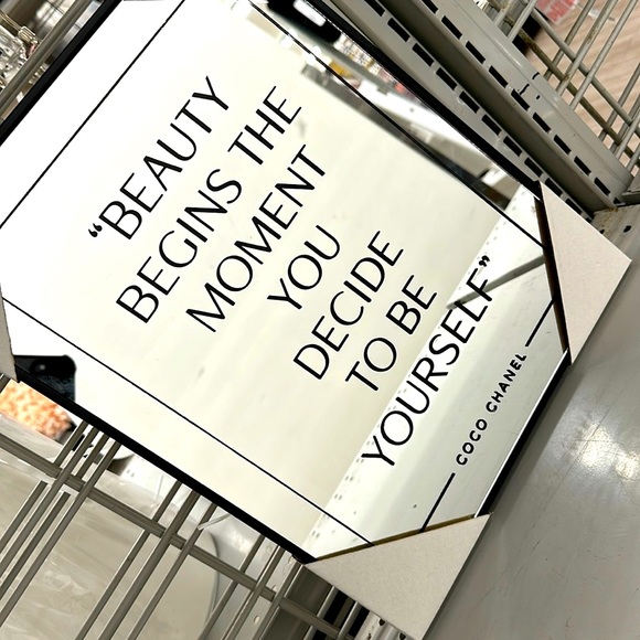 🛑SOLD🛑DESIGNER MIRROR 🪞 WALL ART 🖼️ - Picture 3 of 3